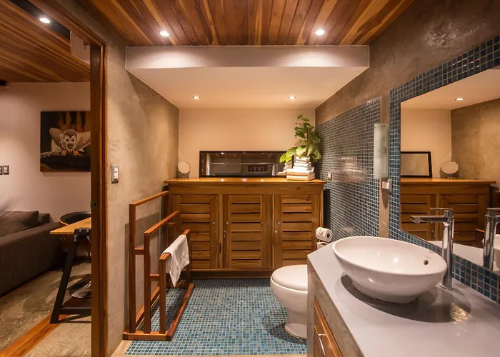 Villa The Jungle Loft, 7 Min Walk To Guiones + Jacuzzi