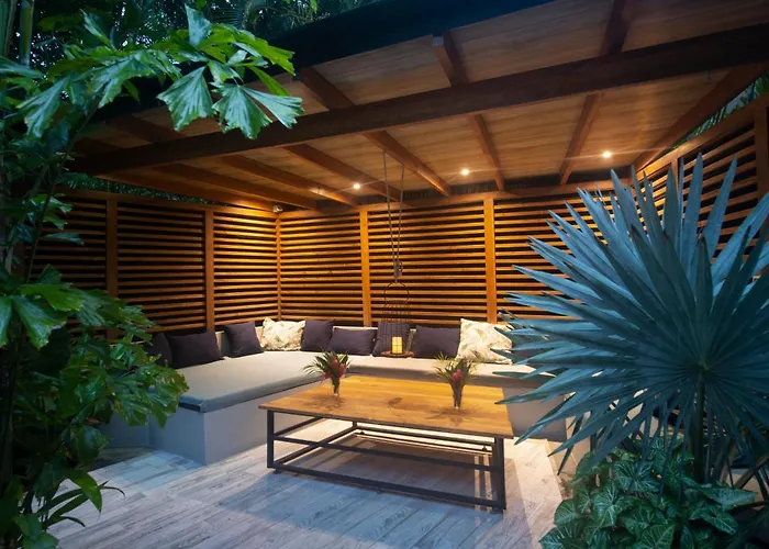 The Jungle Loft, 7 Min Walk To Guiones + Jacuzzi Villa